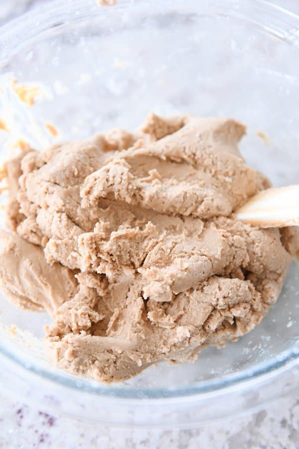 Peanut butter filling in glass bowl.