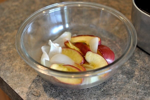 turkey aromatics in a glass bowl